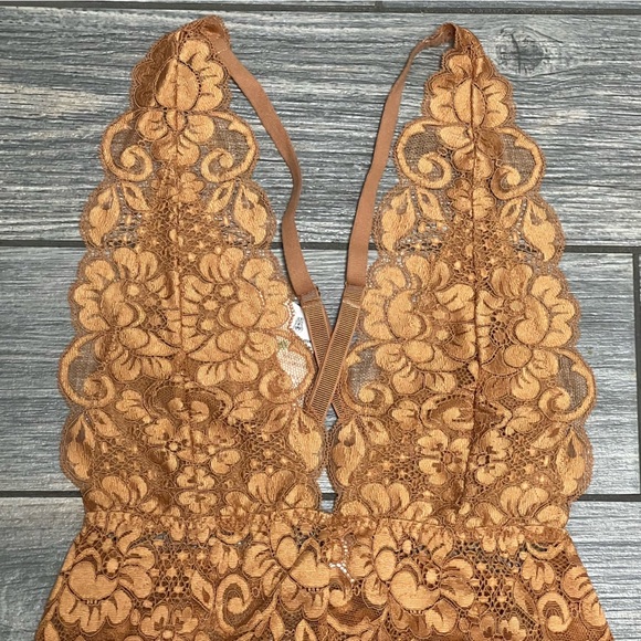 NWT $78 Free People X HAH Comin in Haht Lace Bodysuit Top Size XS Brown Sugar - Picture 10 of 15